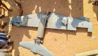 حطام مسيرة حوثية استهدفت مدنيين شرقي اليمن.. أرشيفية