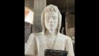 تمثال مروان بابلو يثير الجدل في مصر.. وصاحب الفكرة: "الرجل له بصمة"