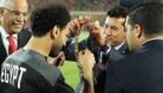 رد رسمي.. هل تساوي جائزة محمد صلاح 27 جنيها مصريا؟