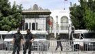 إضراب قضاة تونس.. تعطل العمل بالمحاكم و"العدل" تحذر