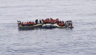 قوارب للهجرة غير الشرعية