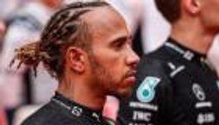 صديق بيليه.. "خوذة" تمنح لويس هاميلتون الجنسية البرازيلية