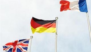 أعلام ألمانيا وبريطانيا وفرنسا