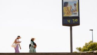 إسبانيا تواجه أعلى درجة حرارة منذ 20 عاما