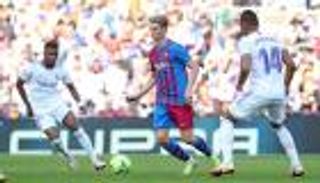 برشلونة يوضح حقيقة العرض التاريخي.. ما علاقة مانشستر يونايتد؟