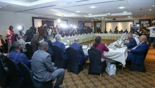 جانب من جلسات الحوار المباشر بالسودان