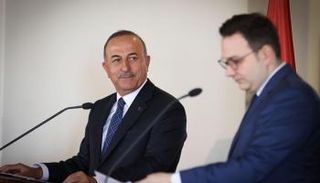 وزير الخارجية التركي مع نظيره التشيكي خلال المؤتمر