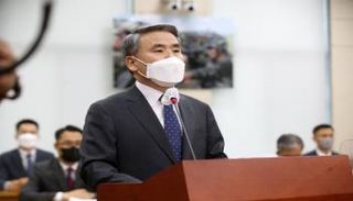 وزير الدفاع الكوري الجنوبي لي جونج سوب