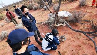 علماء يابانيون سافروا إلى إستراليا لاستعادة الكبسولة التي تحتوي على عينة الكويكب