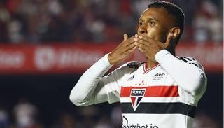 ماركينيوس لاعب أرسنال الجديد