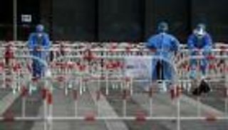 الصين تواجه تفشياً شرساً ومتفجراً لكورونا.. والمتهم "حانة صاخبة"