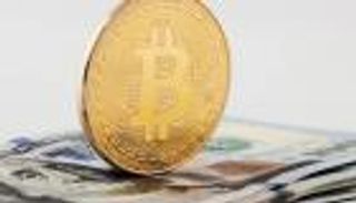 لأول مرة منذ 2020.. انهيار "عنيف" بسرعة الصاروخ لـ"بيتكوين" 