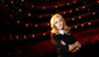 رحلة بدأت في القطار.. كيف تحولت مؤلفة سلسلة هاري بوتر من عاطلة إلى مليارديرة؟