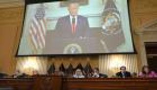 "مهزلة قضائية".. ترامب يهاجم تحقيقات اقتحام الكونجرس