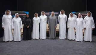 محمد بن زايد يستقبل فريق مشروع الإمارات لاستكشاف القمر