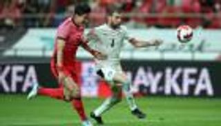 فنانو مصر يتفاعلون مع هزيمة منتخبهم أمام كوريا: "الإقالة للجميع"