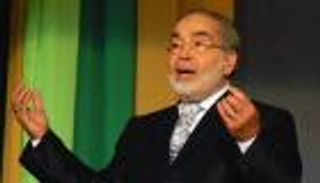 حسن يوسف يتراجع عن تصريح "حرمانية القبلات": "كنت بهزر"