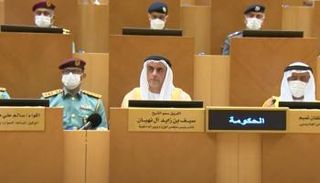 الفريق الشيخ سيف بن زايد آل نهيان خلال الجلسة