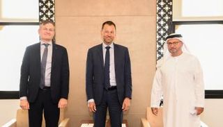 قرقاش يستقبل مبعوث الاتحاد الأوروبي الخاص إلى أفغانستان