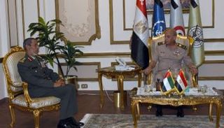 جانب من لقاء زكي والفريق الركن حمد محمد ثاني الرميثي