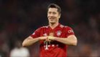 ليفاندوفسكي يصل إسبانيا.. كم مليونا يفصله عن برشلونة؟