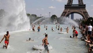 الحرارة بفرنسا يتوقع أن تسجل 42 درجة السبت