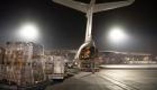 الإمارات ترسل 27 طن مساعدات للاجئين الأوكرانيين في بولندا