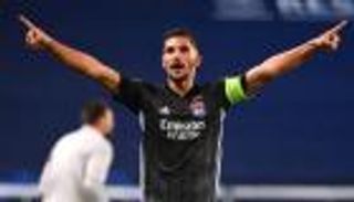 من أجل منتخب الجزائر.. حسام عوار يستعد لخطوة انتقالية حاسمة