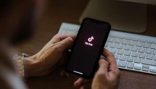 شعار تطبيق تيك توك