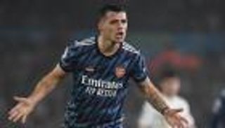 بسبب بطاقة مشبوهة.. ربع مليون إسترليني يضع نجم أرسنال في ورطة