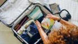 منتجات تجميل لا غنى عنها في حقيبة العطلة الصيفية