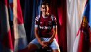 نايف أكرد.. وست هام يحسم صفقة ضم مدافع المغرب