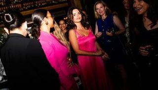 بينيلوبي كروز من عشاء شانيل