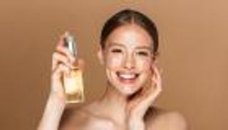 زيت تنظيف البشرة.. فوائد متعددة