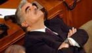 تمرد حزب الله يدفع لبنان للفتنة.. يرفض تسليم قتلة الحريري