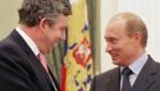 بوتين الساخر.. واقعة محرجة لرئيس وزراء بريطاني أسبق