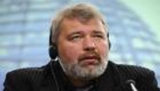 صحفي روسي يبيع جائزة نوبل لصالح أطفال أوكرانيا