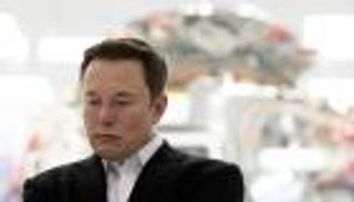 ابنة أغنى رجل في العالم تسعى للتخلص من "أبيها"