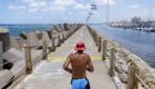 "مسارات" وهمية لـ"مجهول".. تطبيق لياقة يخترق جيش إسرائيل