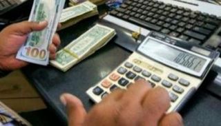 تعاملات الدولار الأمريكي في البنوك المصرية