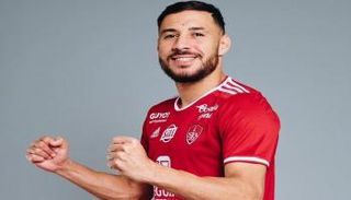 بلايلي بقميص بريست