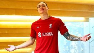 داروين نونيز بقميص ليفربول