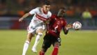 هل يتعاقد الأهلي مع مدرب الزمالك السابق؟