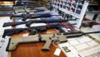 خطوة غير مسبوقة.. اقتراح قانون يقيد حيازة الأسلحة بأمريكا