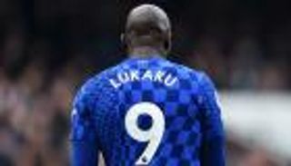 22 عاما من اللعنة.. لوكاكو يكمل مسيرة نحس الرقم 9 في تشيلسي