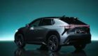 قرار عاجل من تويوتا بشأن أول سيارة كهربائية تطرحها