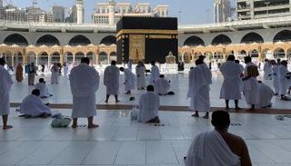 صوم الأيام الثمانية الأولى من ذي الحجة للحاج