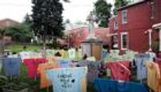 مقبرة قمصان.. نصب تذكاري لضحايا الأسلحة في بنسلفانيا (صور)