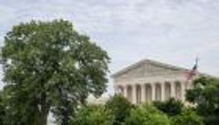 أعلى محكمة أمريكية تقر "حق حمل السلاح".. وبايدن محبط