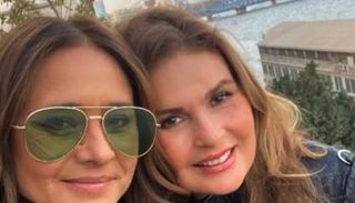 الفنانة يسرا رفقة نيللي كريم